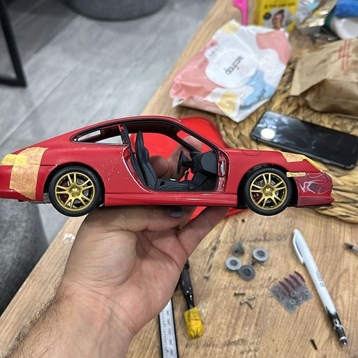 WhatsApp-Image-2024-04-09-at-12.16.55.jpeg 1/18 Autoart 996 Porscche Axles systems