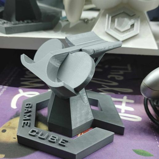 423944184_936164377962933_1401119462877923050_n.jpg Nintendo GameCube Controller Stand (Logo)