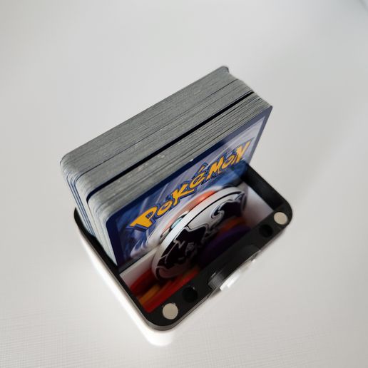 INSIDE.jpg POKÉMON - MAGNETIC POKEBALL DECK BOX