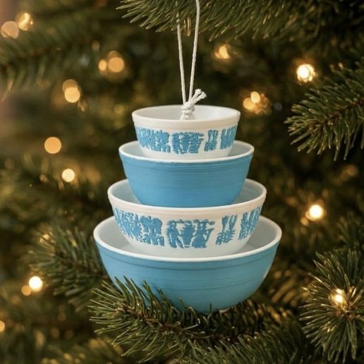 Vintage Pyrex-Inspired Amish ButterPrint Nesting Bowls Ornament