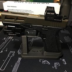 IMG_3684[2.jpg STL-Datei PF940C Stand Glock 19 kostenlos・Design zum 3D-Drucken zum herunterladen