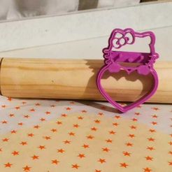 3.jpg Fichier STL gratuit COUPEUR DE BISCUITS EN FORME DE COEUR HELLO KITTY・Modèle à télécharger et à imprimer en 3D