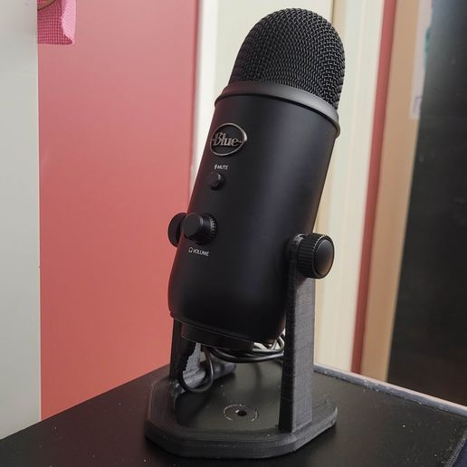 Blue Yeti Low Profile Stand (watermark free)