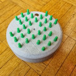 1.jpg Free STL file Portable Solitaire Game・3D print object to download