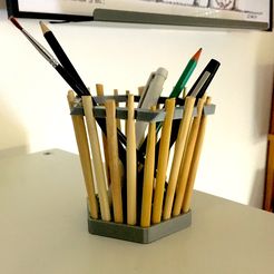 photo1.jpg Pencil pot / pens / brushes made of recycled sticks