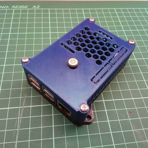 2019-08-15_19.50.00.jpg Raspberry Pi4 case with LED power button