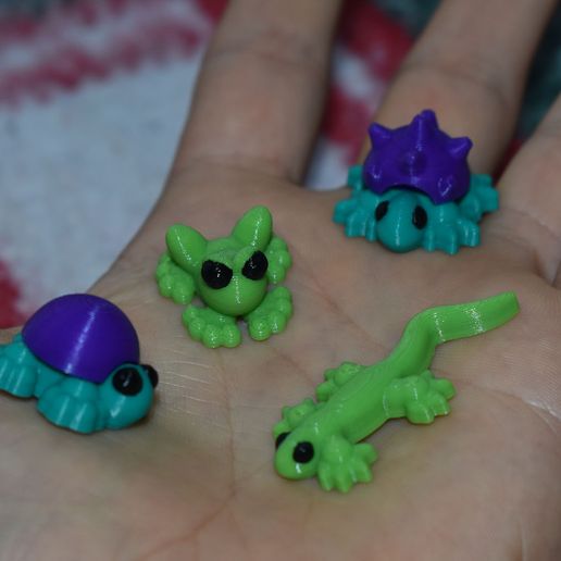 STL file Little Swamp Creatures・3D printer design to download・Cults