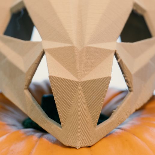 IksarMBullSkullHelmet-3.jpg Low Poly Skull Helmet