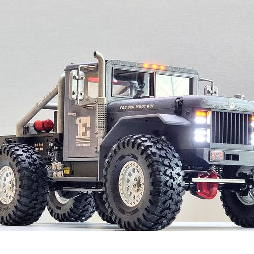ESC-6x6-MK1-ST_04.jpg ESC 6x6 MK1 "Six Claw 6x6" _1/10 RC Body and Chassis
