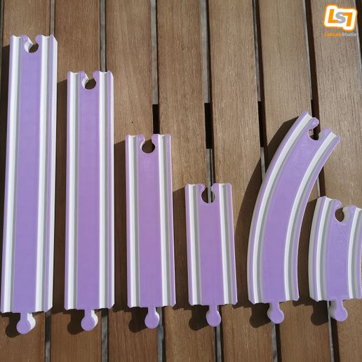 image-6.jpg Ikea / Brio compatible train
