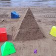 complete1_display_large.jpg Pyramid Sandcastle