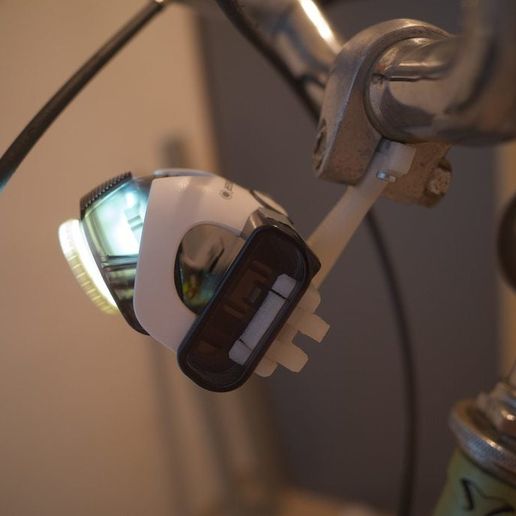 R0002501.jpg bike lamp mount