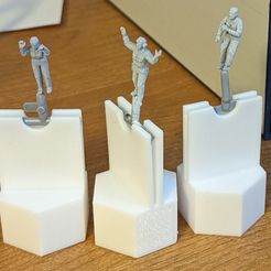 Sprue-Holders.jpg Porte-sérum / socle pour maquettes
