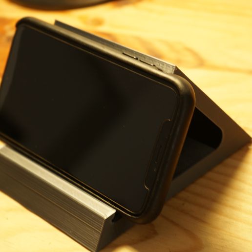 FF9FDAB0-0D58-4DA6-8A8A-92ECD97B1AC7.jpeg Suporte para tablet Ipad