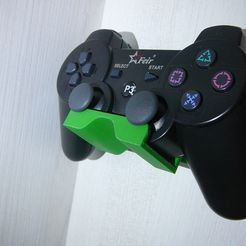 P1090811.JPG Fichier STL Prise en charge de la commande PS3 Bluetooth・Modèle à télécharger et à imprimer en 3D