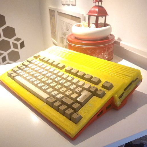 2021-07-12-14-18-51.jpg Boîtier de l'Amiga 600 modèle imprimé en 3d