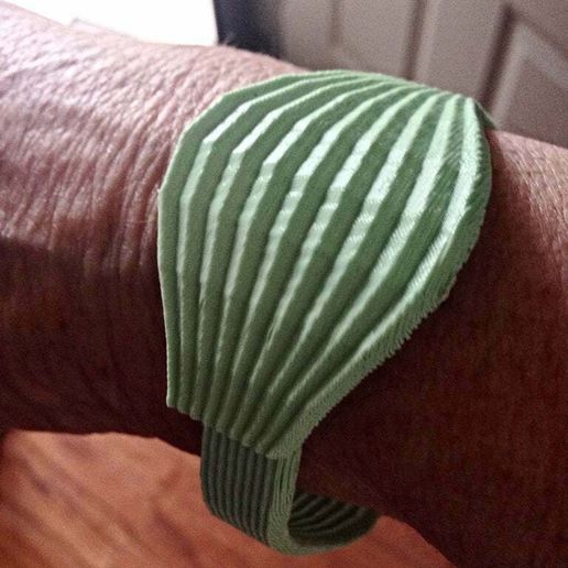 Photo_May_04_2_05_28_PM.jpg Amorphous bracelet