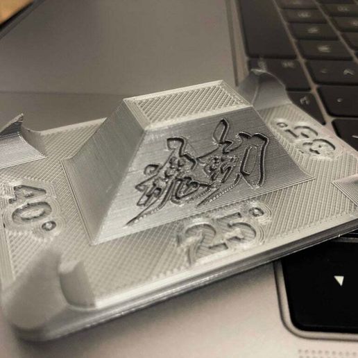 Multi-angle Phone Stand - 3D model önizlemesi