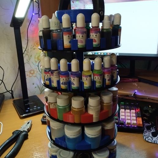 c7c60891-0f0b-4779-a067-a8a9831538a3.jpg Organizer for storing dyes.