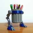 f3ccdd27d2000e3f9255a7e3e2c48800_preview_featured-1.jpg Free STL file Trash Walker・3D print model to download