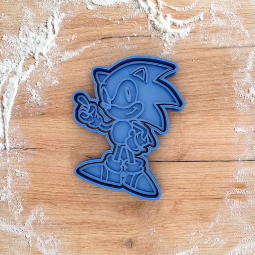 sonic.jpg Sonic cookie cutter from Sonic