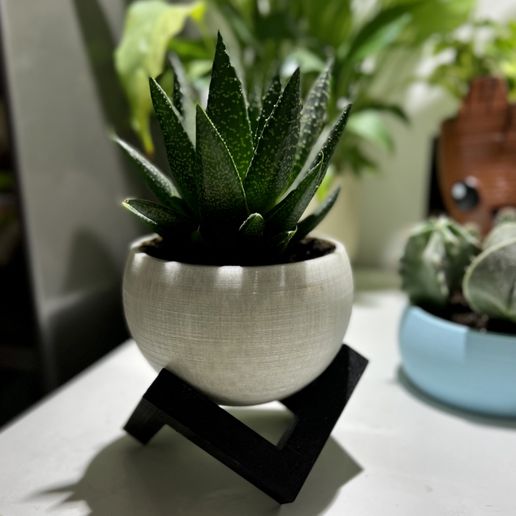 Minimal modern planter sphere with support 3D model