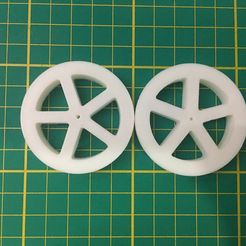 WhatsApp-Image-2023-09-27-at-20.01.00.jpeg Free STL file Wheels for Arduino robot 50mm with rubber bands・3D printing template to download