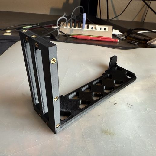 Phanteks Evolv Shift 2 GPU bracket for PCIE 5.0 riser