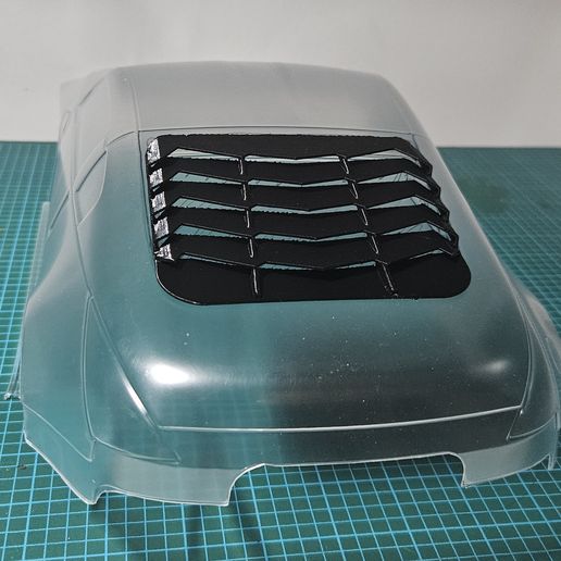 1000026264.jpg LOUVER 350Z BRIAN McCANN