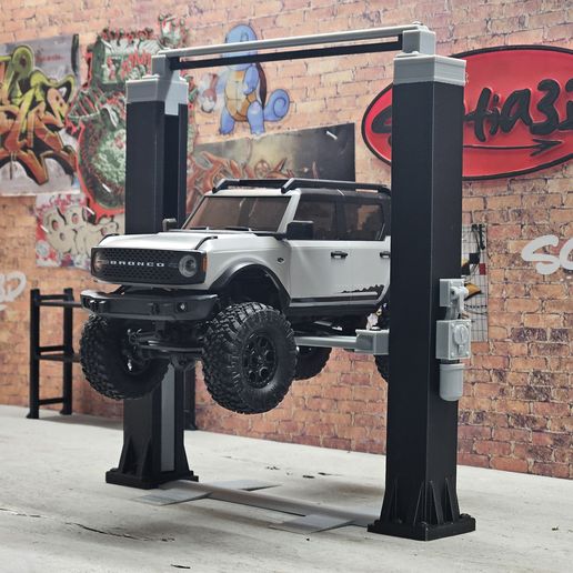 1000024911.jpg 1/24 SCALE HOIST V2