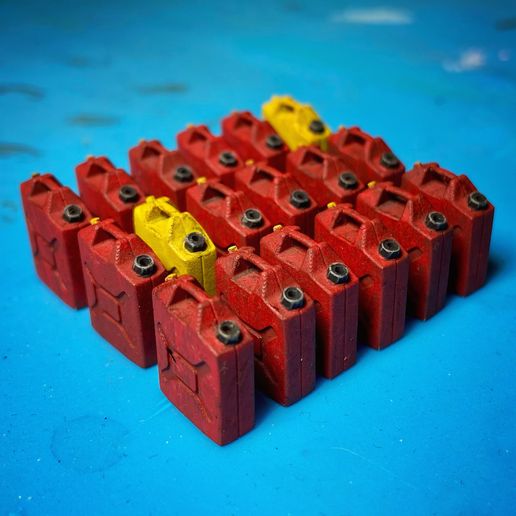 CA750EC6-E7CB-4991-8462-793A537025AF.jpg Gas/Treibstoff/Kanister