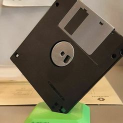 3-5-floppy-disk-stand-totem-3d-printing-283390.jpg 3,5"-Diskettenständer (TOTEM)