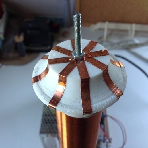 image.jpeg Tesla coil using simple Slayer exciter