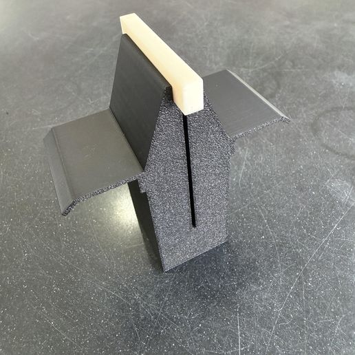 Guitar string nut vice