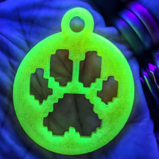 Pixel Paw Print Keychain - 3D model önizlemesi
