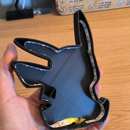 pikaled.jpg Pokemon Lightbox - Pikachu