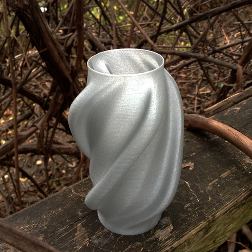 Swoosh Vase 3D model