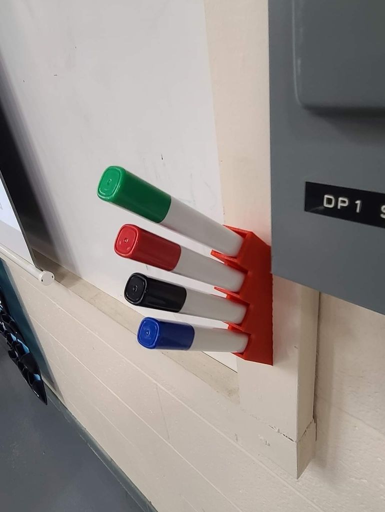 Fichier 3D gratuit Support pour tableau blanc Maket・Modèle pour