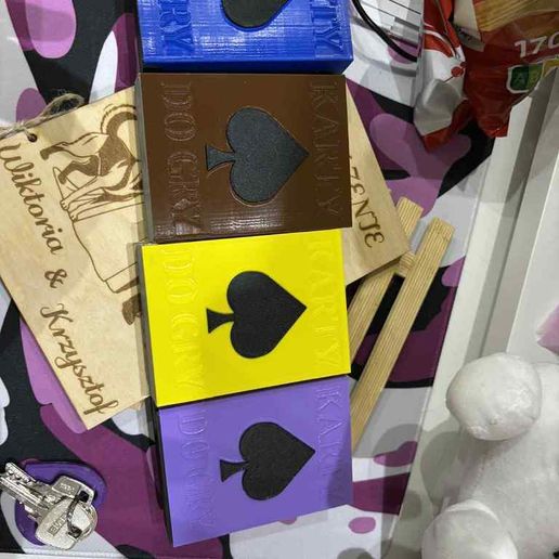 0d04308c-4b70-40d4-aa24-899498ba5aba.jpeg Pudełko na karty