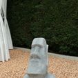 Moai statue -No overhang