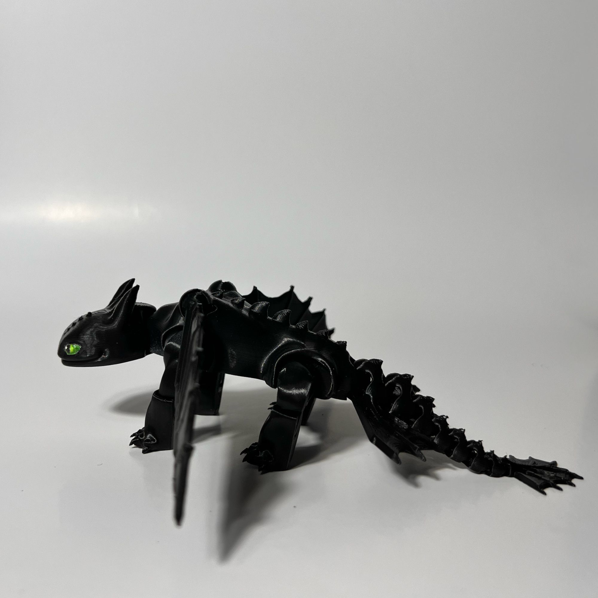 stand_Toothless.JPG Free STL file Flexi Toothless Dragon・3D print design to download, Saber3D