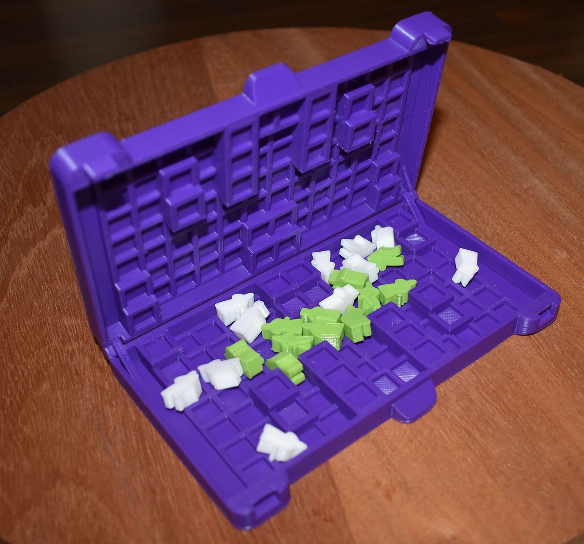 a STL file Over the Wall pocket board game・3D printing idea to download, CaptainBluebeard