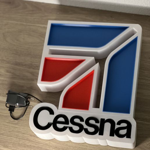 IMG_0197.jpg Cessna lamp