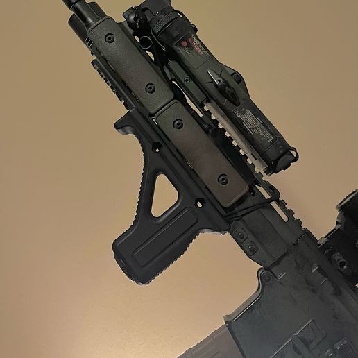 image5.jpeg "Der Claymore" AVG-Vordergriff