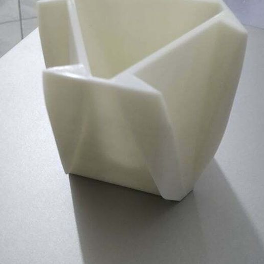 159094247_720398265201539_1717264518766234992_n.jpg Flowerpot