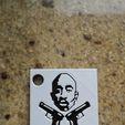 IMG_20190505_180433.jpg 2 Pac y Llavero de Pistolas