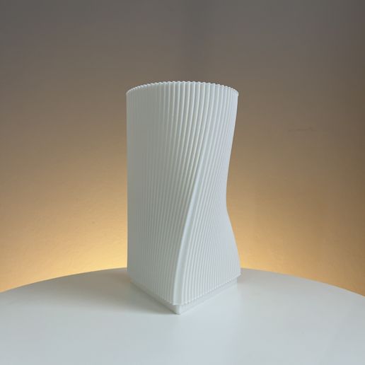 IMG_7299.jpeg Lampe de bureau Triangolo - Sans support - Buse de 1,0 mm - Impression rapide