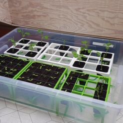 4a68ad6cad67fc6025efa316965fdeec_display_large.jpg Selfwatering plantstand