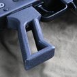 IMG_1161.jpg Pistol grip "Assault"