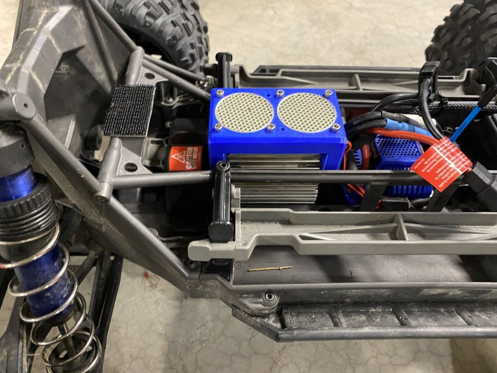 Free 3D file XMaxx Single Piece Motor Fan Mount・Model to download and